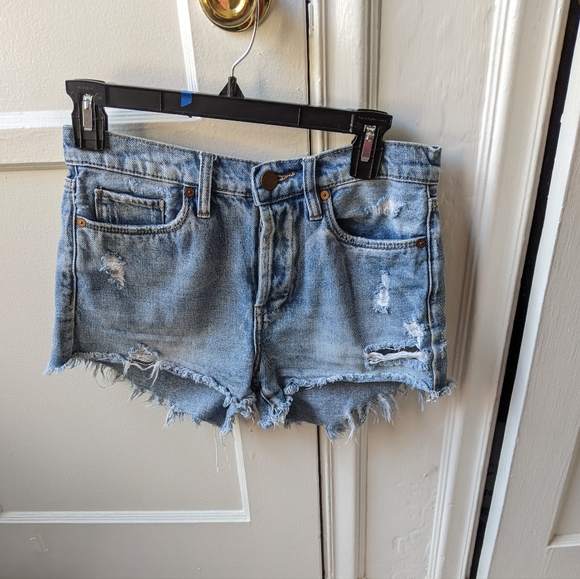 Blanknyc distressed cutoff jean shorts size 26 - Picture 2 of 8